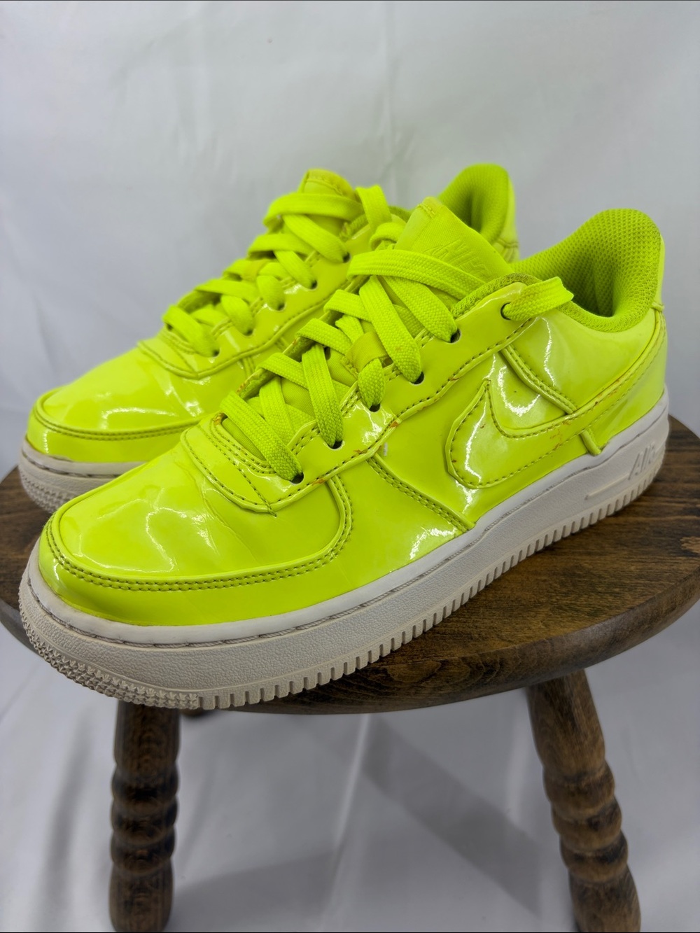 Nike Air Force 1 AF1 LV8 UV Volt Bright Yellow Patent Leather Sneakers, Youth 4